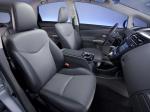 Toyota Prius MPV v 2011 года